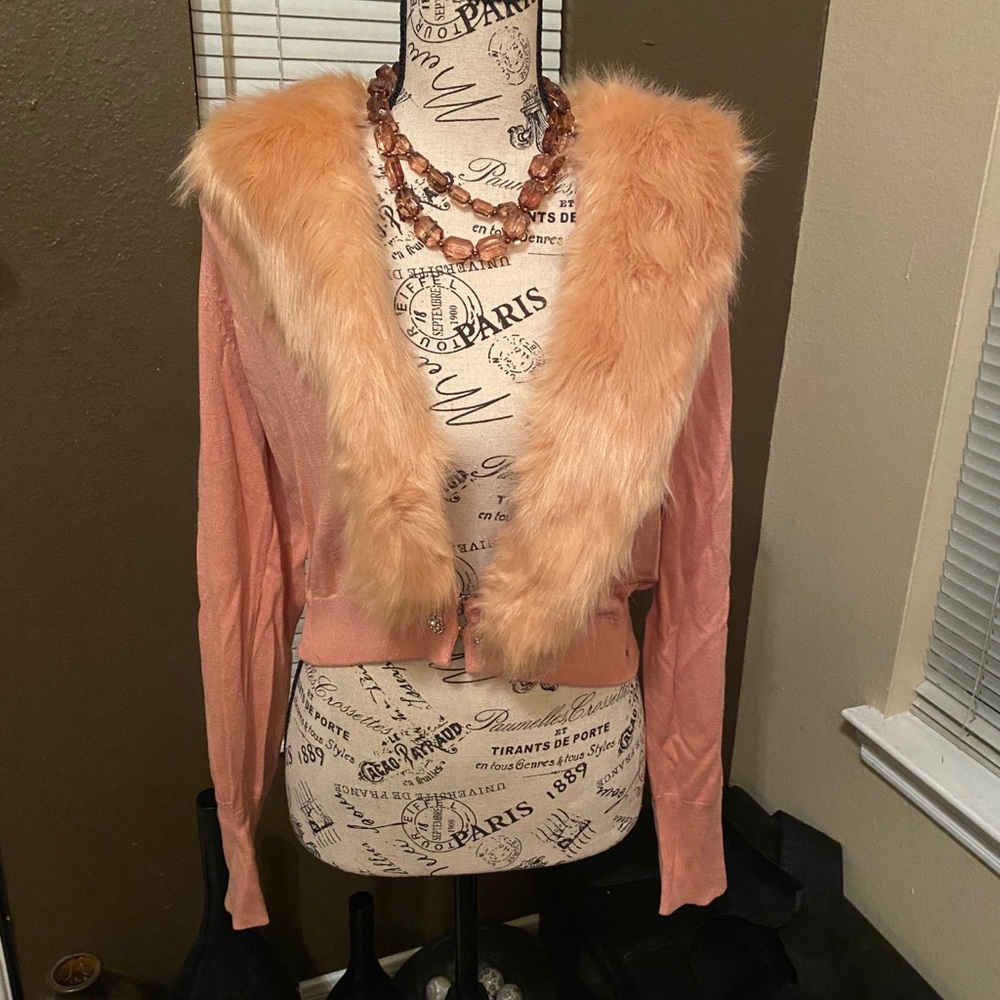 Cardigan with fur collar